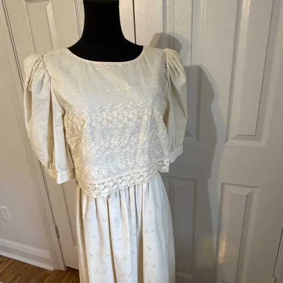 Vintage 80s Eyelet Prairie Bridal Dress Ivory Puff Sleeve Formal Cottagecore - Picture 4 of 16